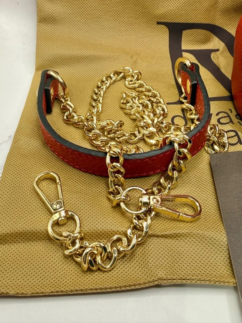 DV Diva’s Bag Genuine Pebbled Leather Made in Italy Bucket Crossbody Bag in red - Picture 6 of 8